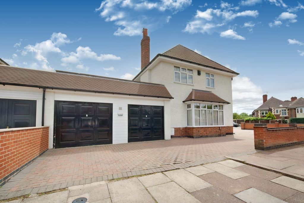 Property photo 3 of 25