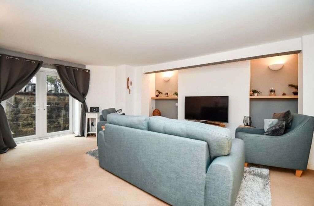 Property photo 3 of 12