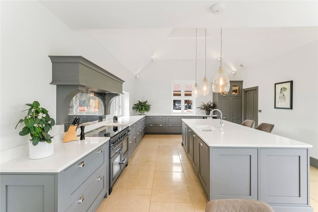 Property photo 3 of 33 Picture 3