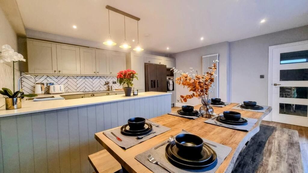 Property photo 3 of 17 4559392