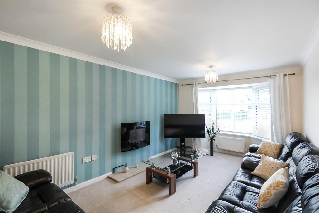 Property photo 2 of 33 02 - Lounge 1.Jpg