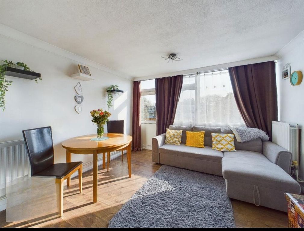 Property photo 3 of 8