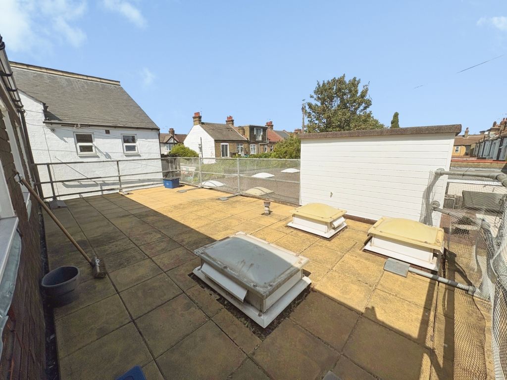 Property photo 3 of 10 Roof Terrace