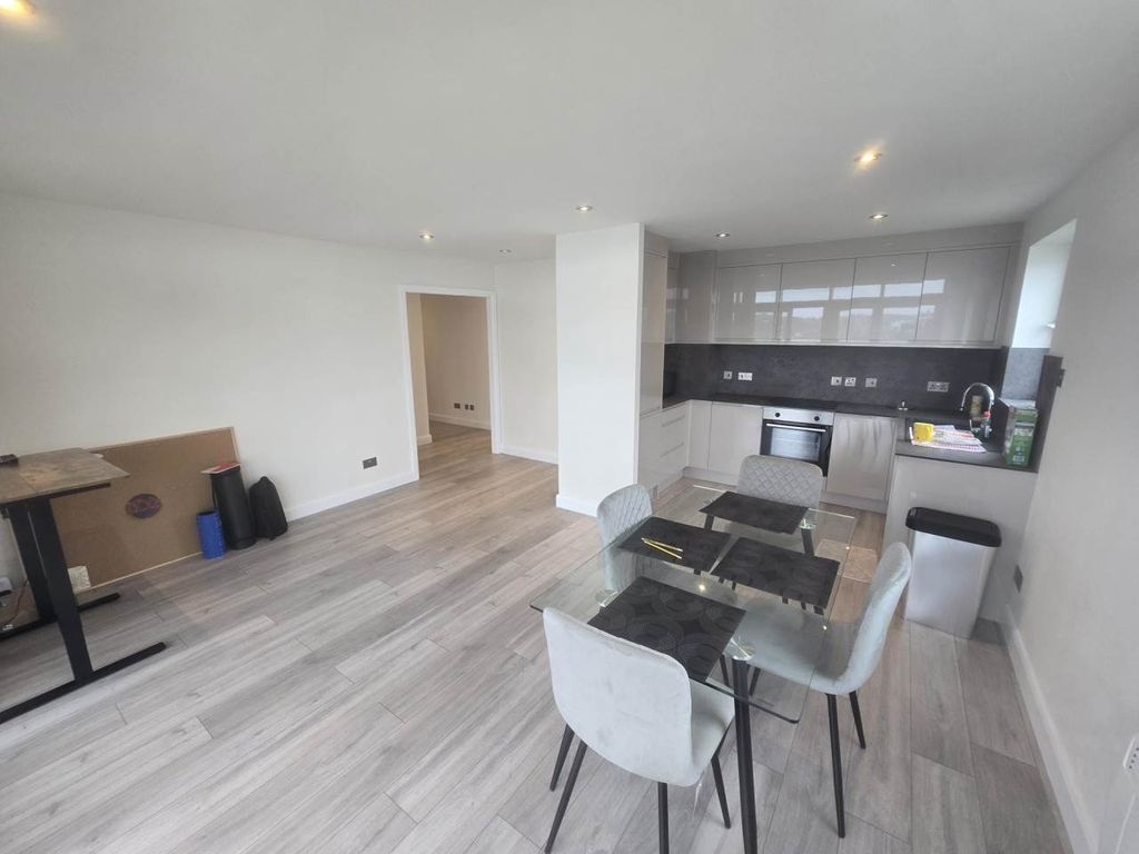 Property photo 3 of 11 20250317_105806