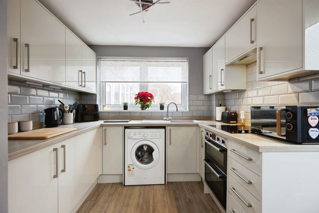 Property photo 3 of 14