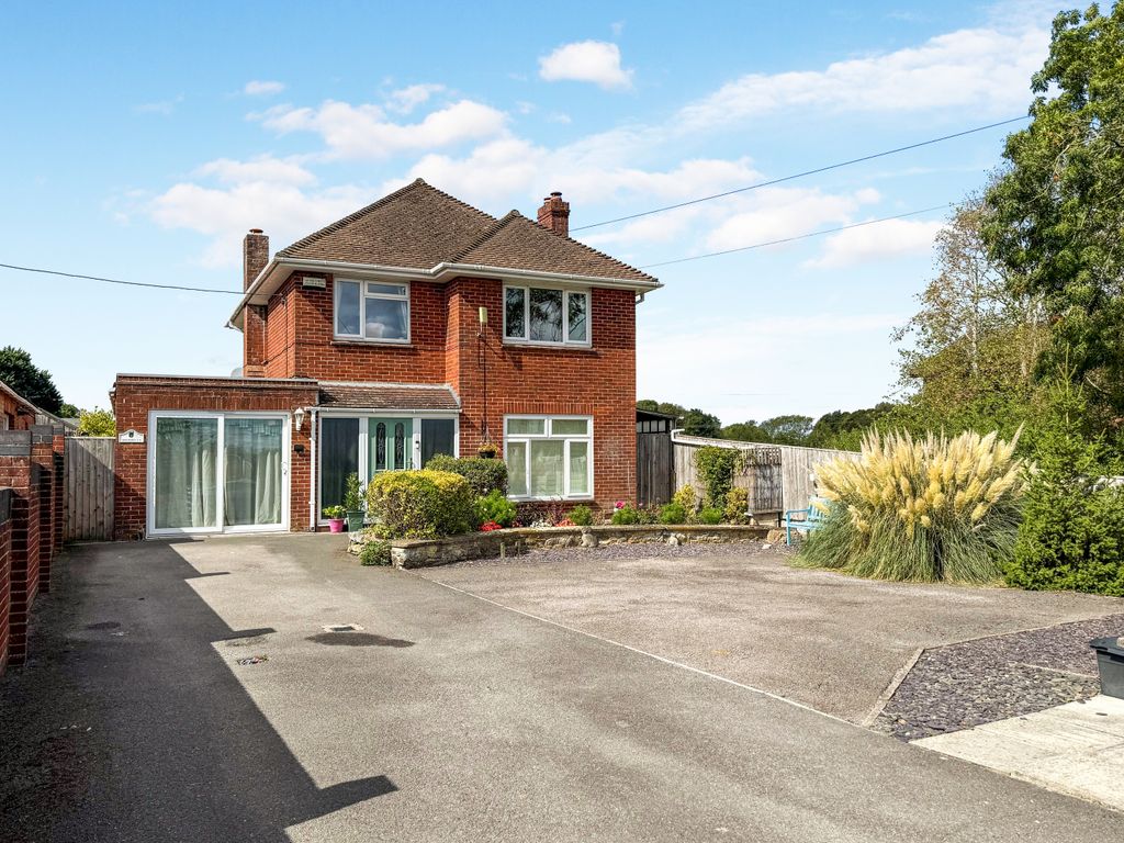 Property photo 1 of 16 F