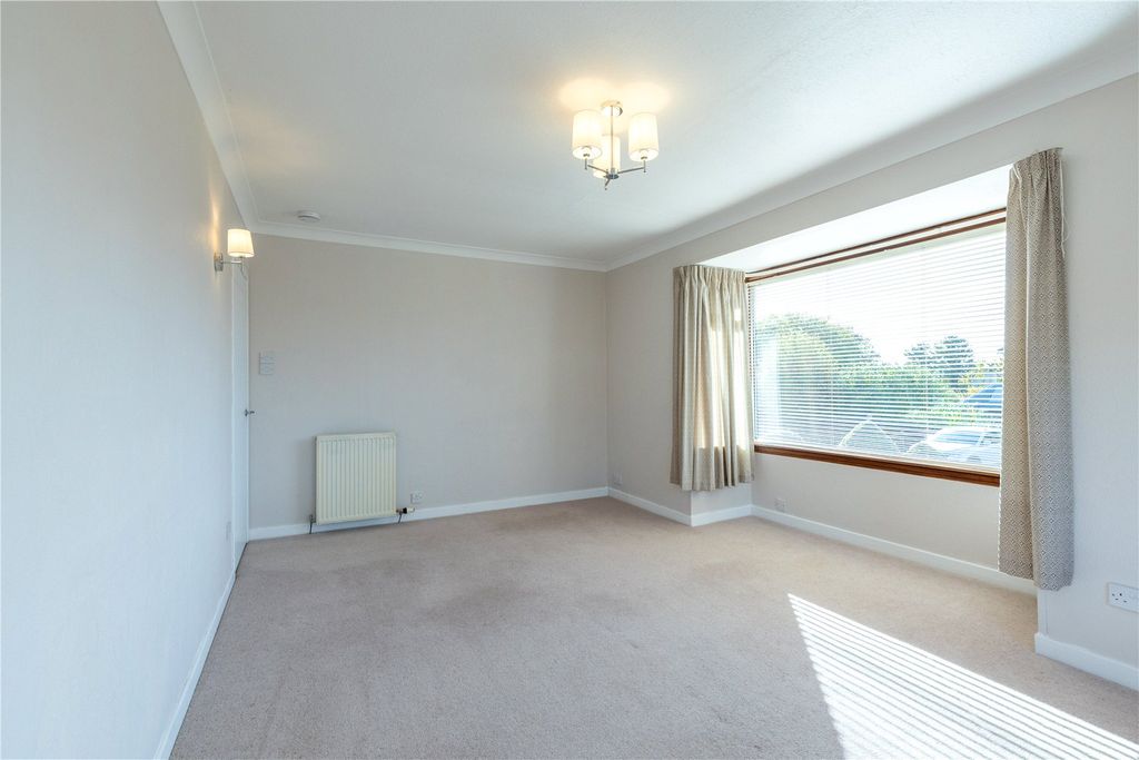 Property photo 3 of 26 Picture No. 02