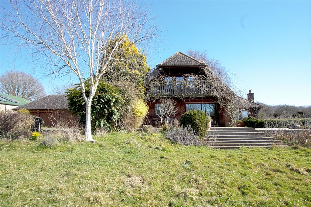 Property photo 3 of 22 Side S4.Jpg