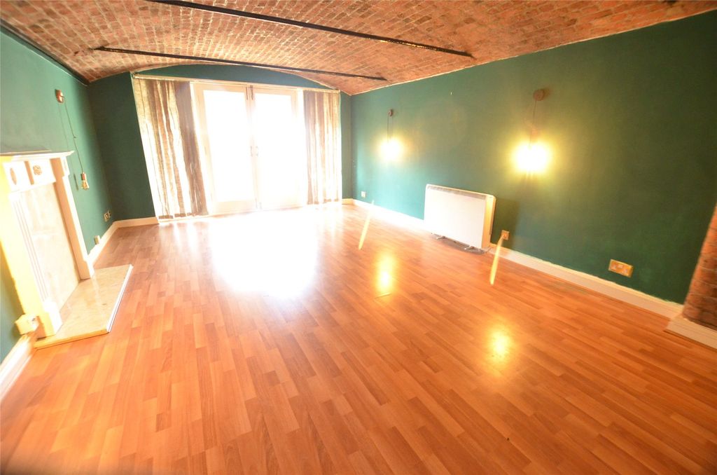 Property photo 2 of 7 Picture No. 41