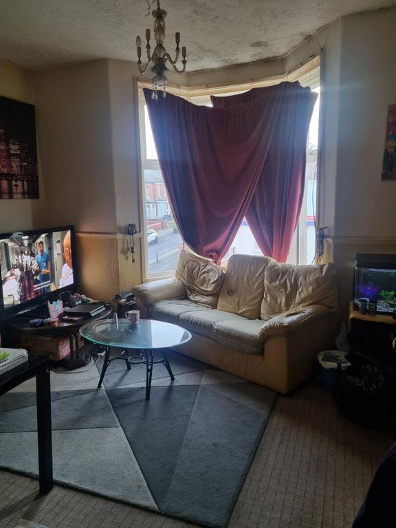 Property photo 2 of 7 Living Room