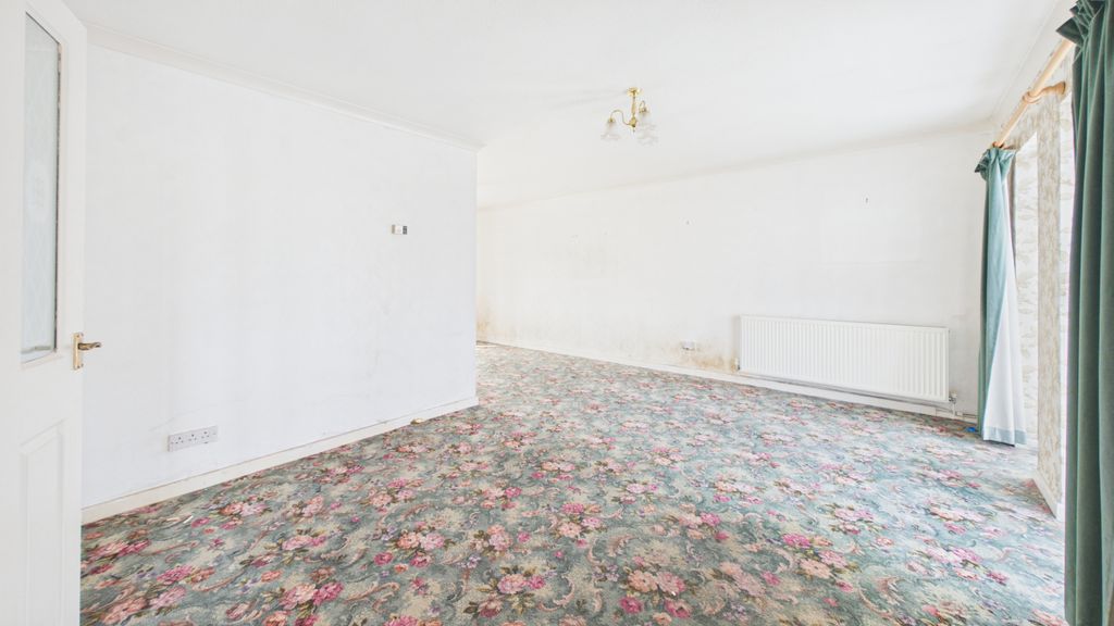 Property photo 3 of 18 Gallery