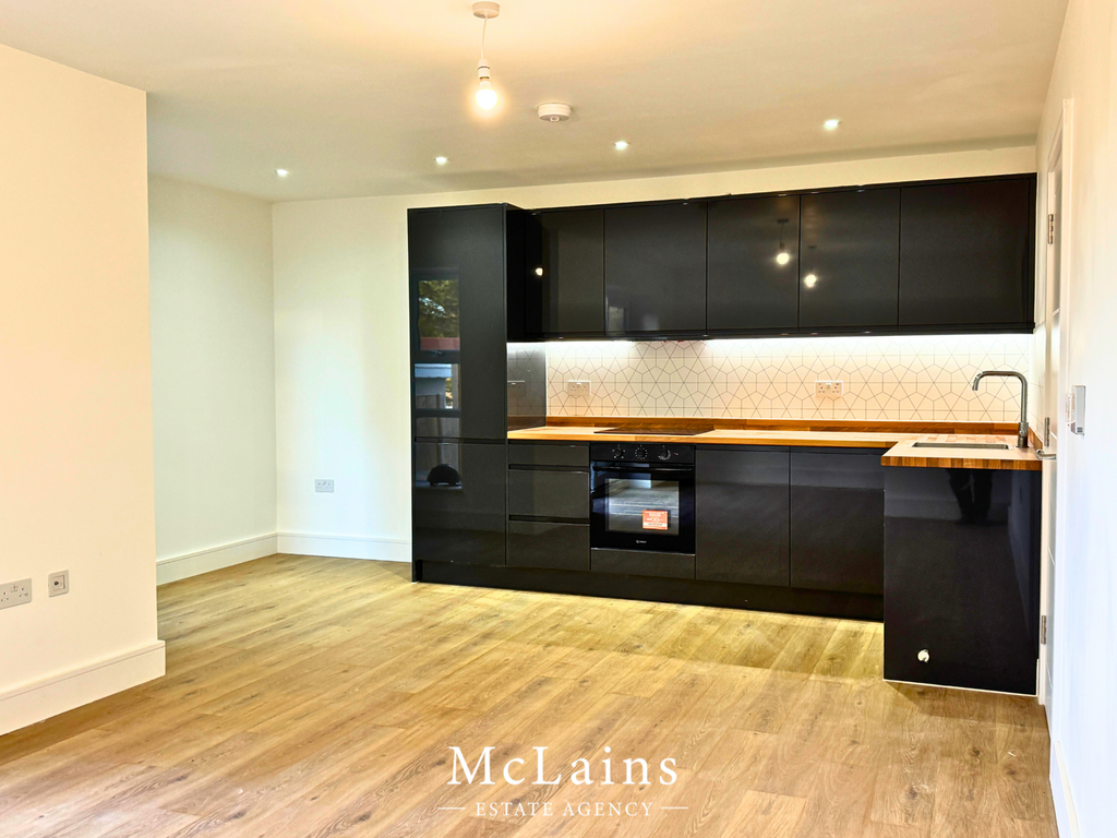 Property photo 2 of 8 Kitchen