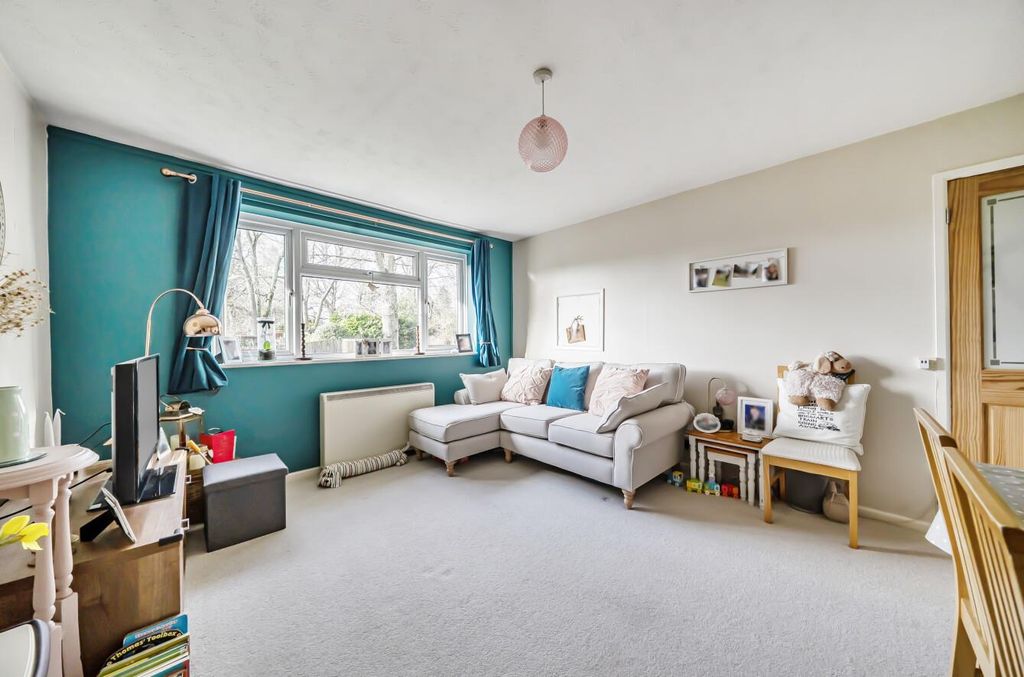 Property photo 2 of 17 1408643-15-698Df972966A2.Jpg