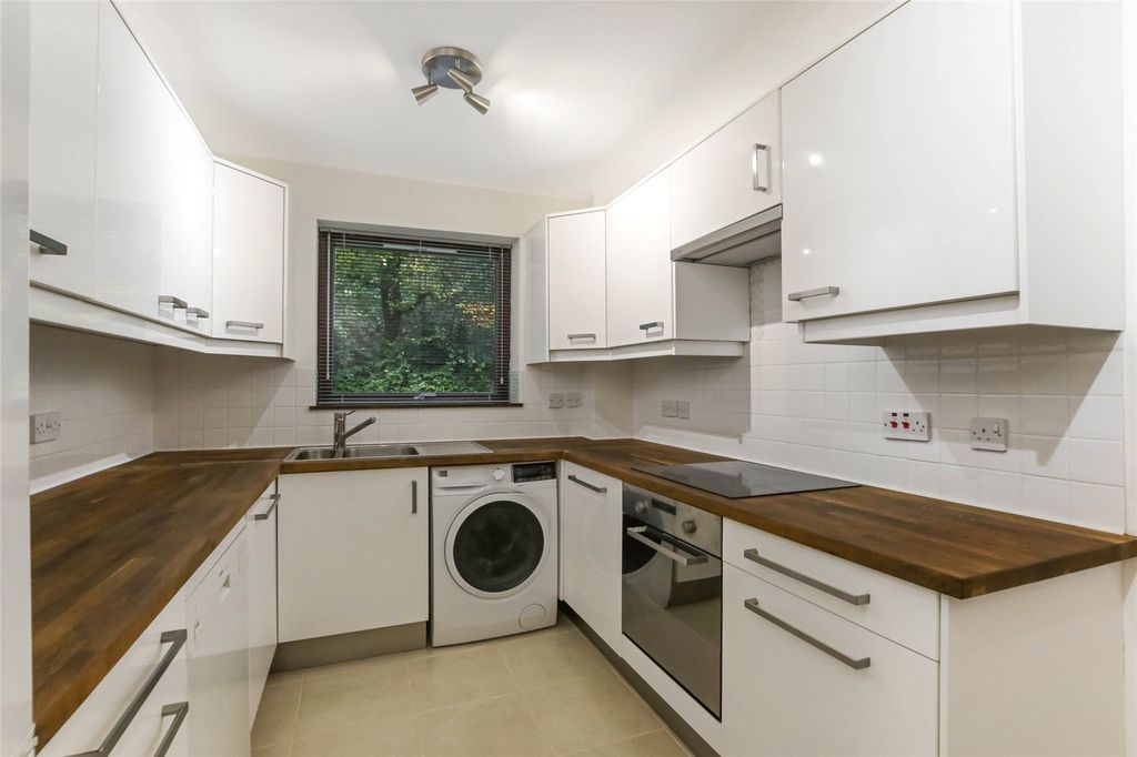 Property photo 3 of 25 Picture No. 11