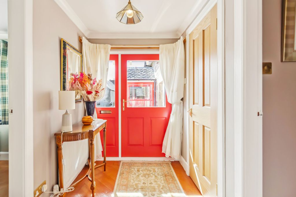 Property photo 3 of 25