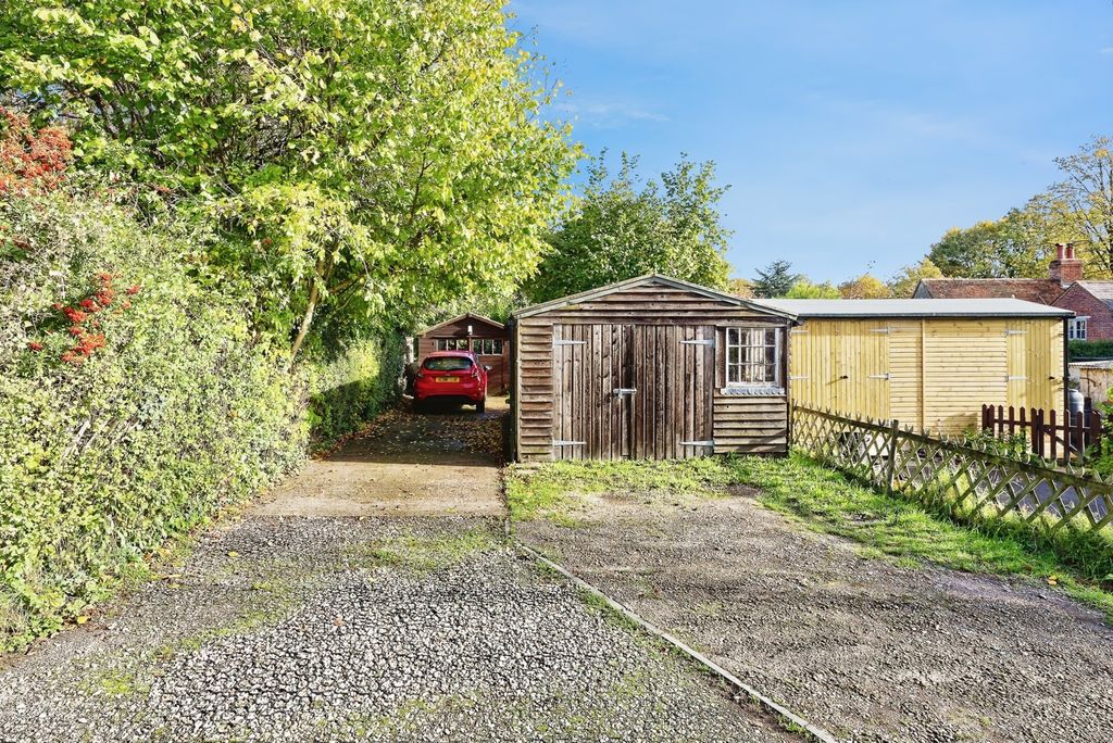 Property photo 3 of 19 Photo