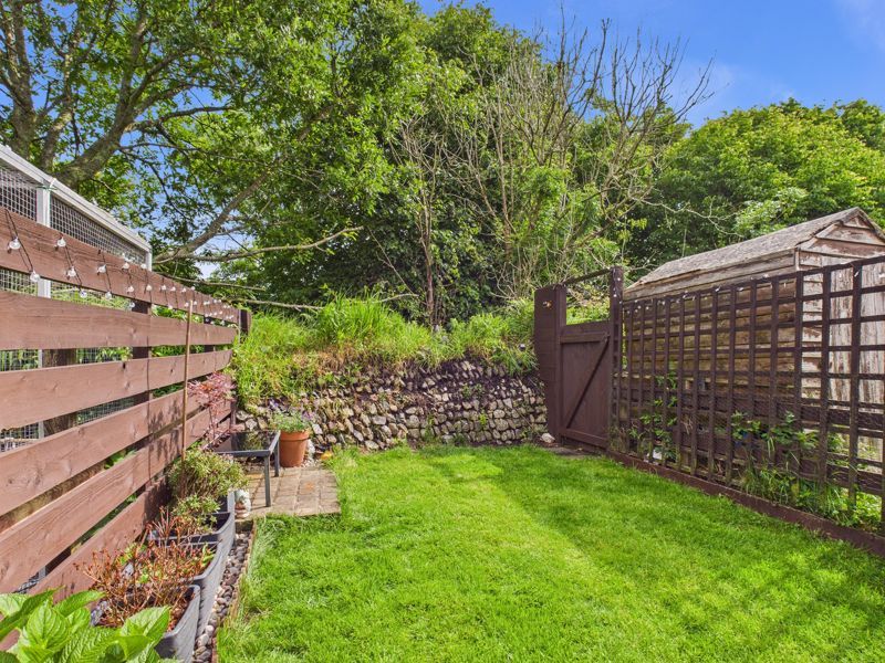 Property photo 3 of 11 Garden