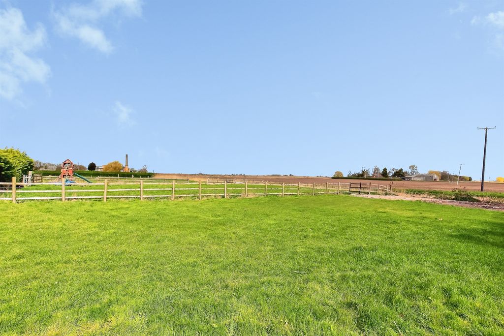 Property photo 2 of 18