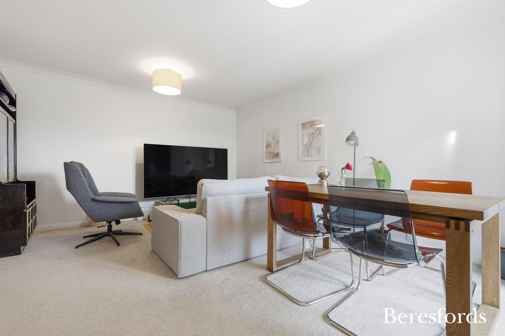 Property photo 3 of 11 Picture No. 19