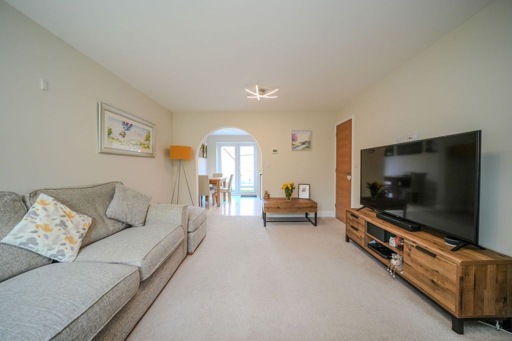 Property photo 2 of 24