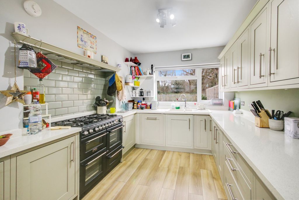 Property photo 2 of 23