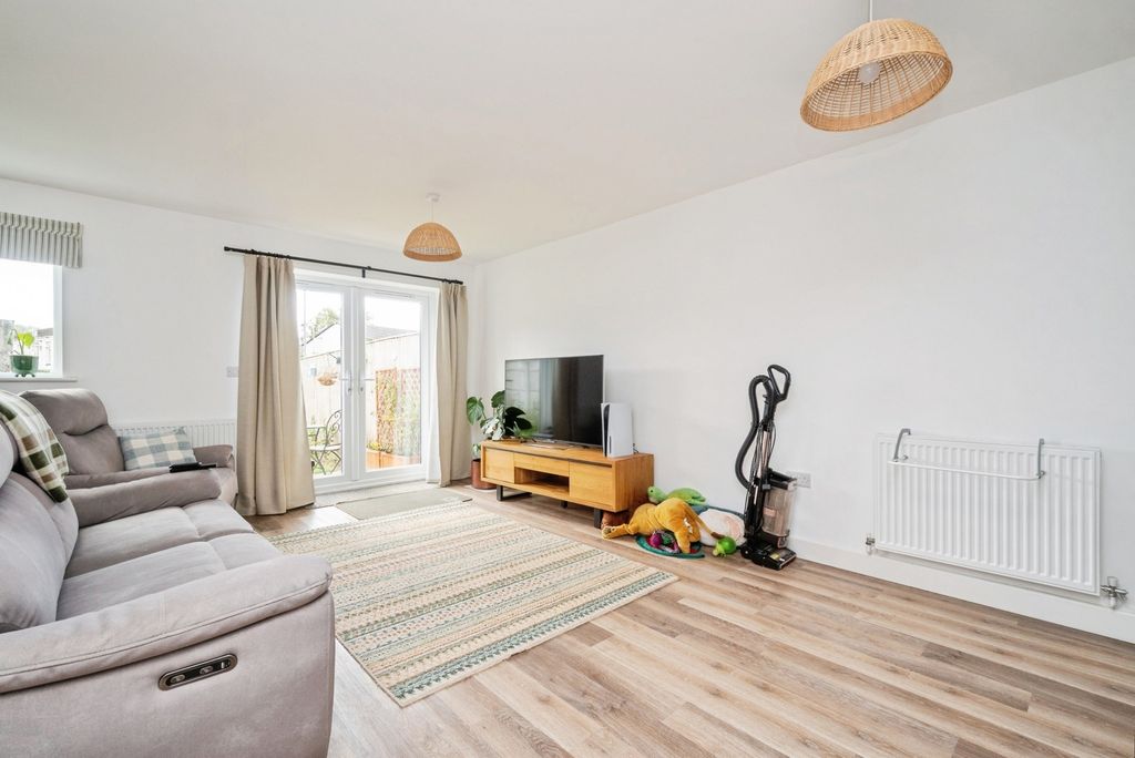 Property photo 3 of 14 Pbox-Img.Jpg