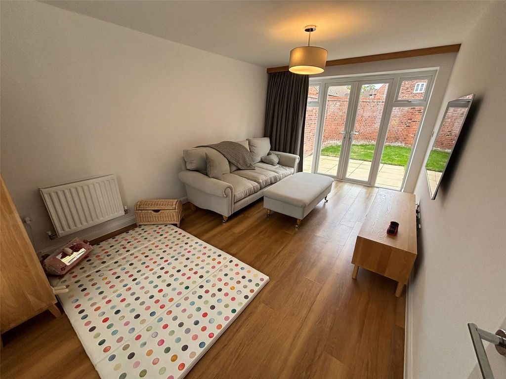 Property photo 2 of 12 Picture No. 10