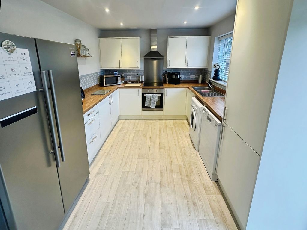 Property photo 3 of 23 Image