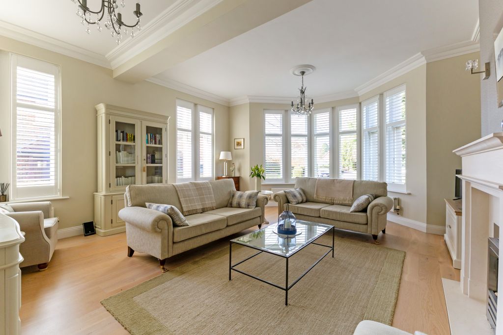 Property photo 2 of 20