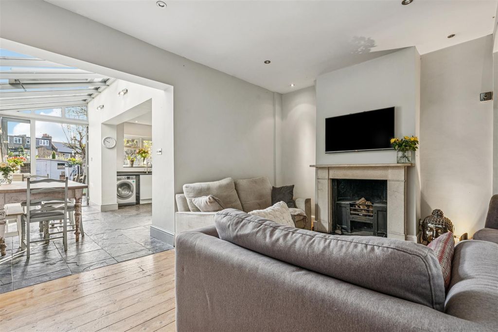 Property photo 3 of 15 For Sale - Spring Grove, W4