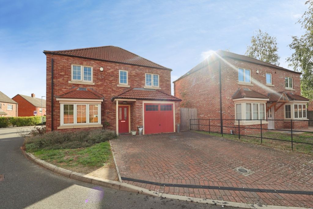 Property photo 1 of 18 5602731
