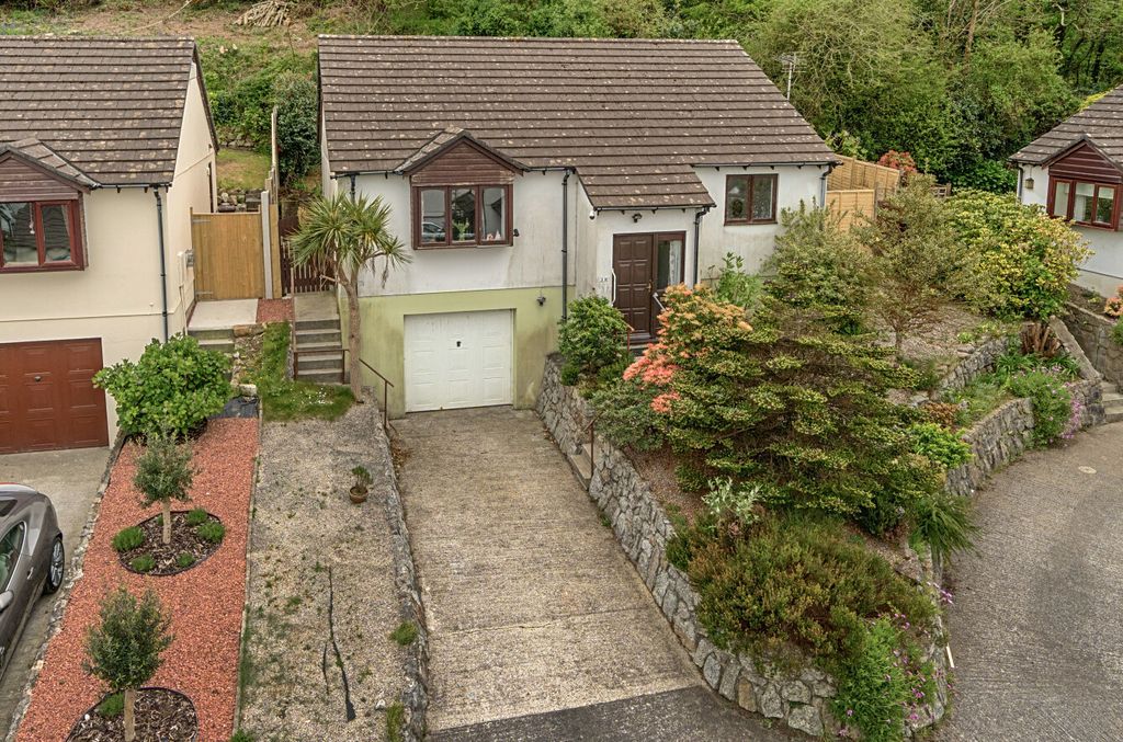 Property photo 1 of 16 1 - 1451327-1-69E8B33...