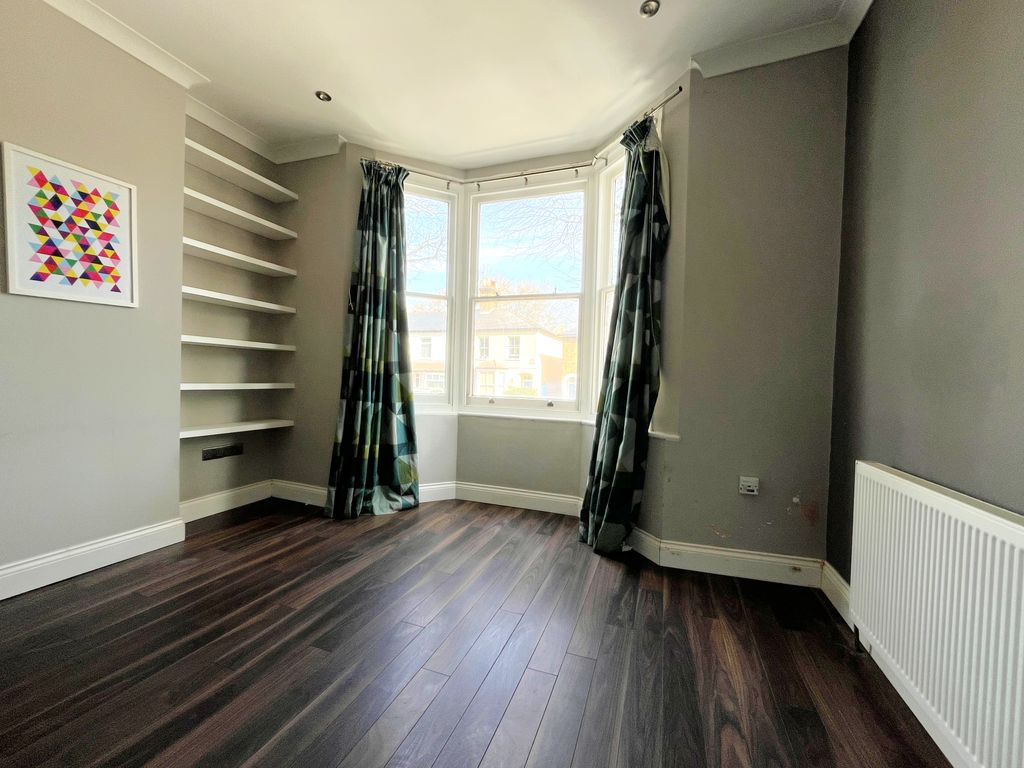 Property photo 3 of 6