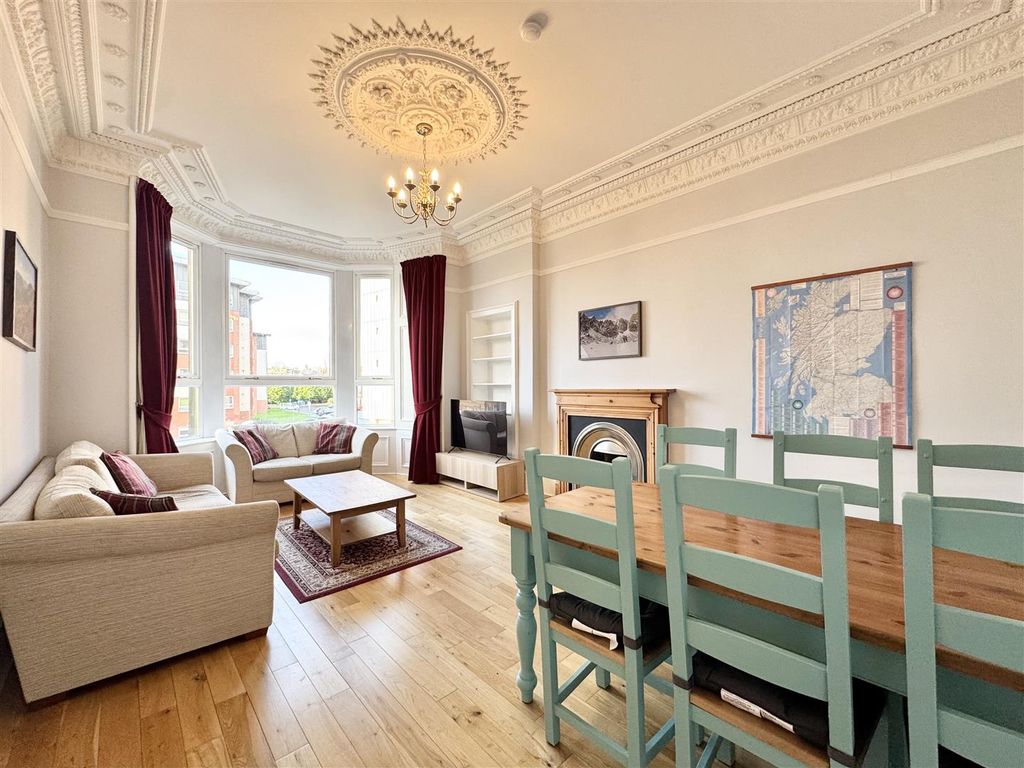 Property photo 2 of 19 Lunge / Dining