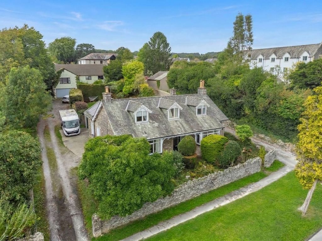 Property photo 1 of 25