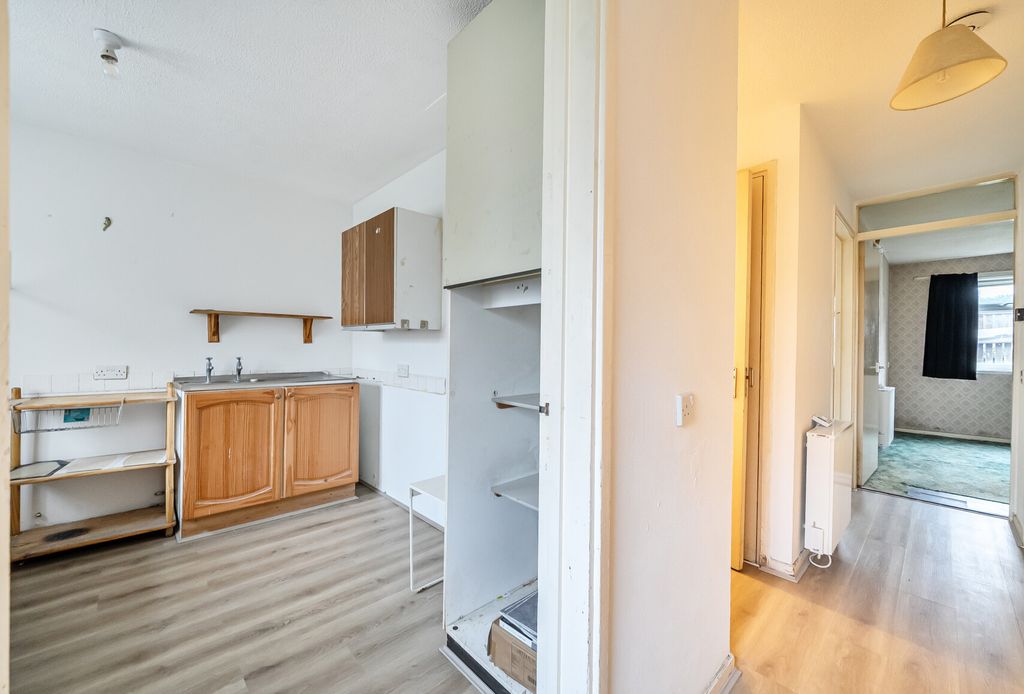 Property photo 3 of 16 Kitchen