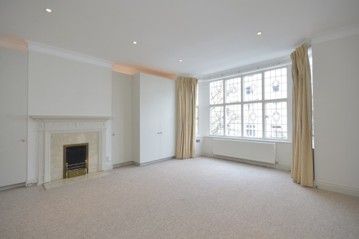Property photo 3 of 11 Master Bedroom 