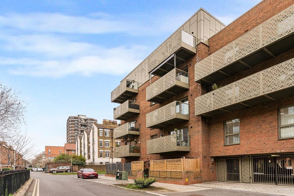 Property photo 3 of 15 14_49676.Jpg