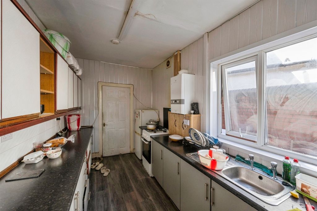 Property photo 3 of 14