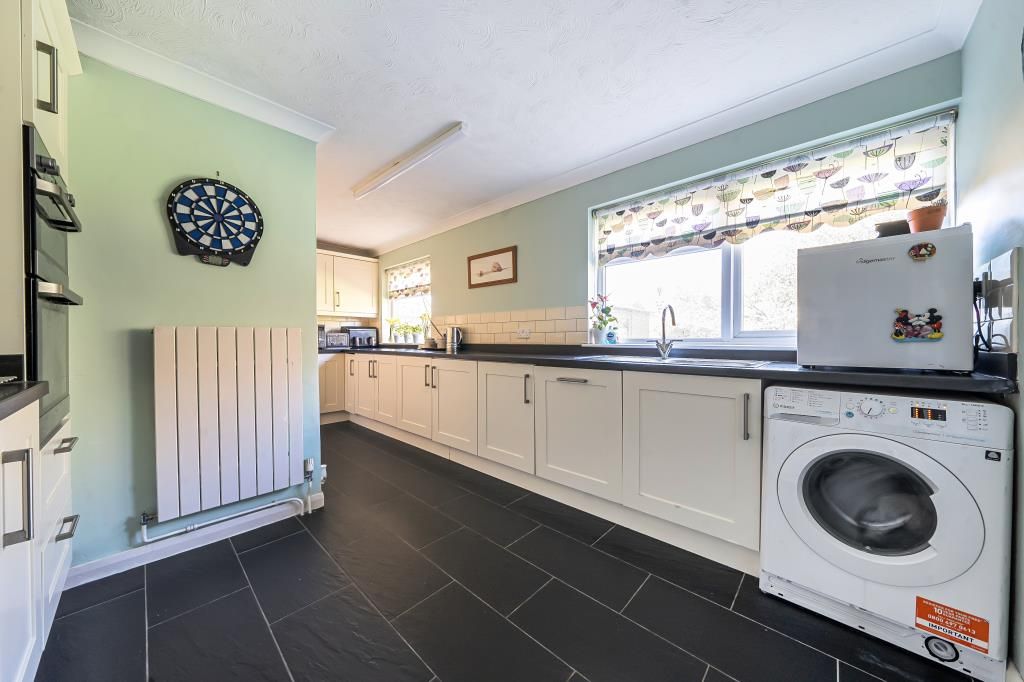 Property photo 2 of 21 Kitchen