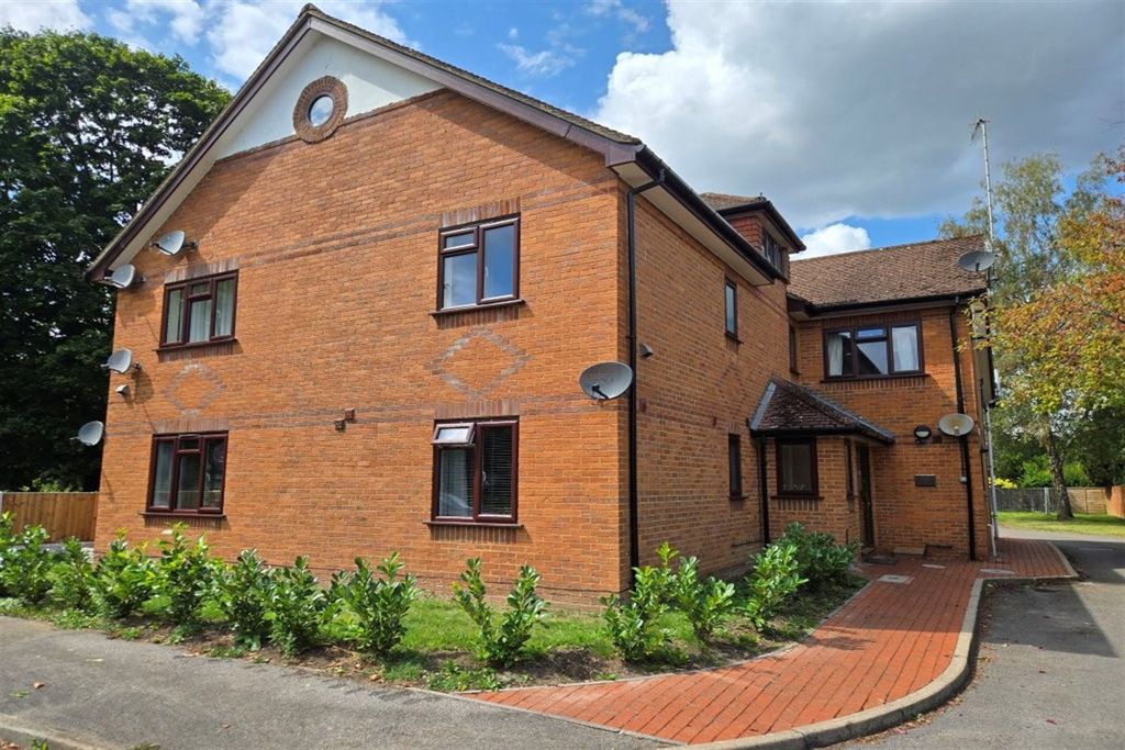 Property photo 1 of 7 (Main)