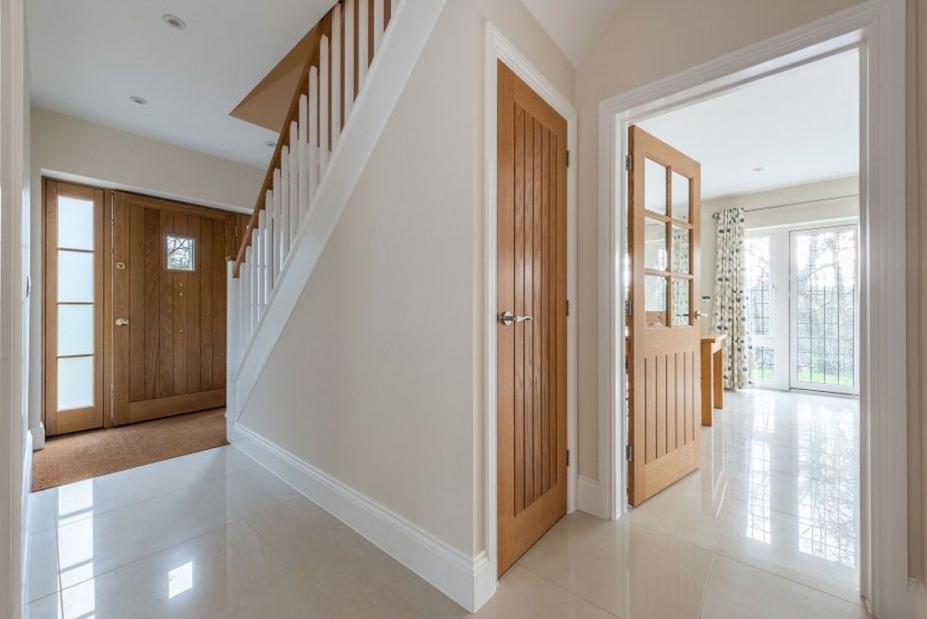 Property photo 2 of 24