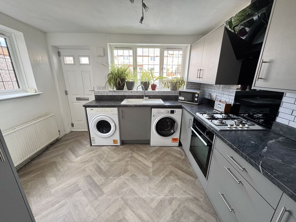 Property photo 3 of 17 Img_0400