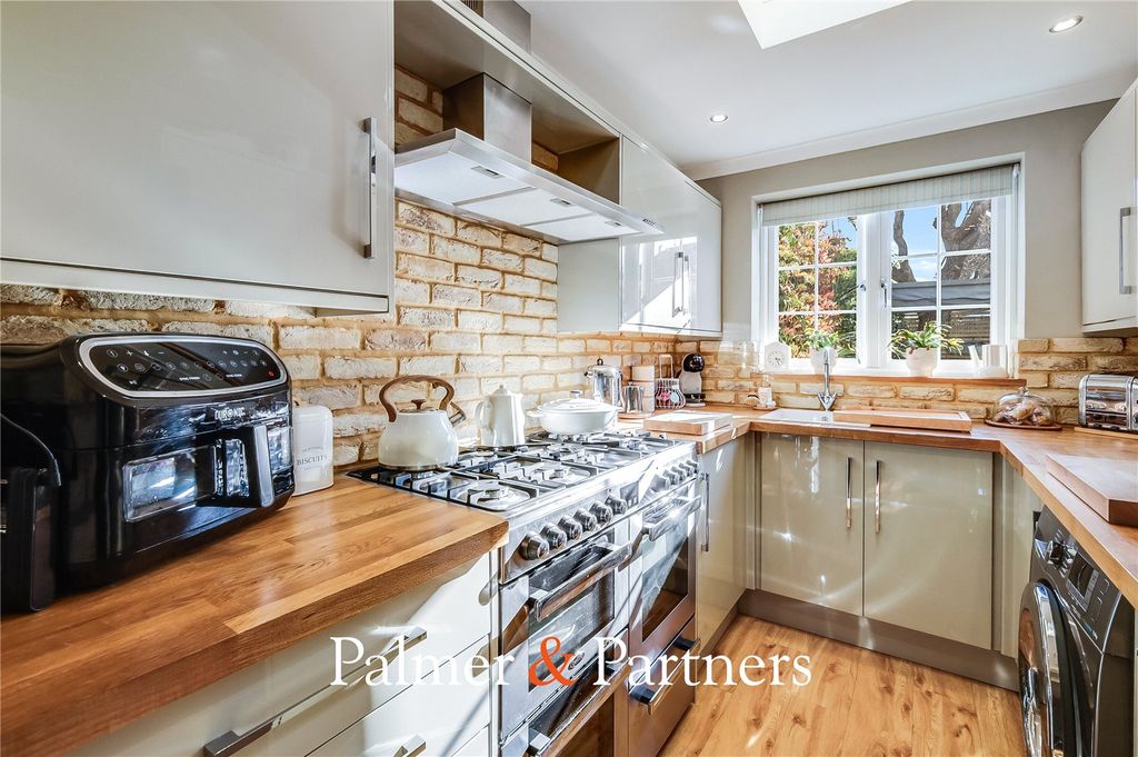 Property photo 3 of 30 Picture No. 02