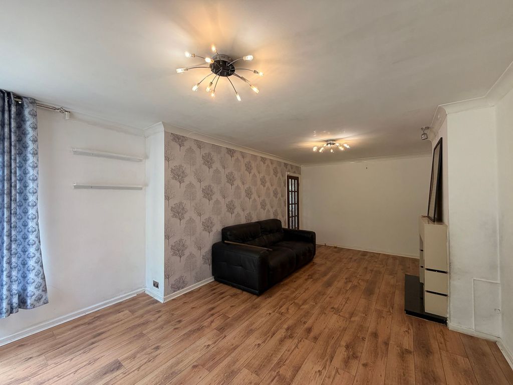 Property photo 3 of 31