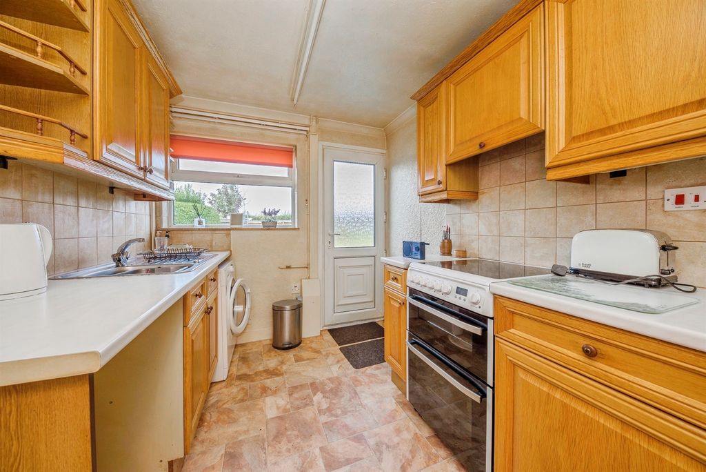 Property photo 3 of 18