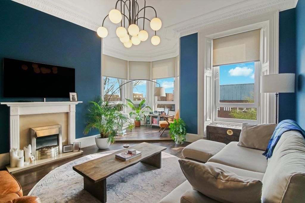 Property photo 2 of 22 Living Room