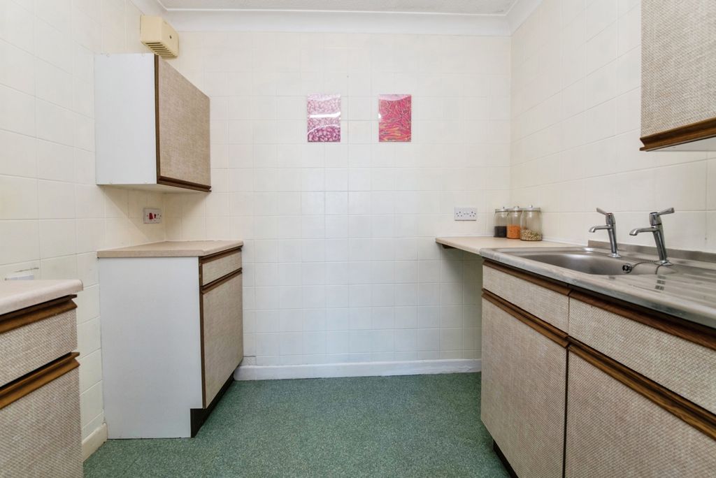 Additional image 11 of 1 bed flat for saleKing Street, Honiton, Devon EX14