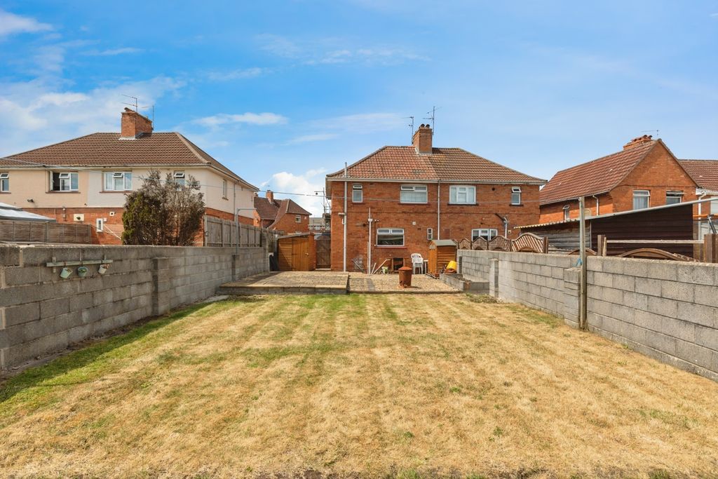 Property photo 2 of 17 Photo
