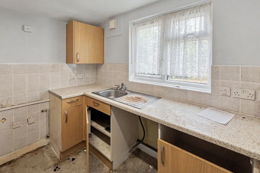 Property photo 2 of 17 Flat B, 78 Poplar Road, Herne Hill, London, Se24 0Bp